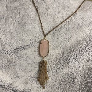 KENDRA SCOTT Rayne Gold Long Pendant Necklace in Rose Quartz
